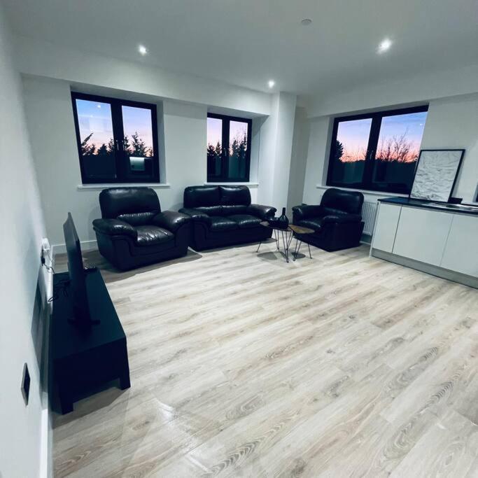 New One Bedroom Luxury Apartment In سوليهال المظهر الخارجي الصورة