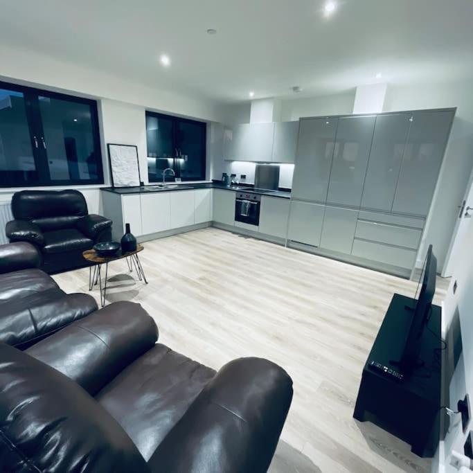 New One Bedroom Luxury Apartment In سوليهال المظهر الخارجي الصورة